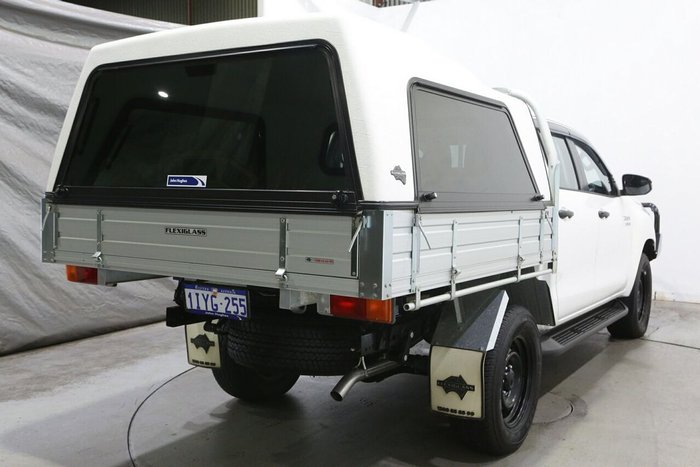 2022 Toyota Hilux SR