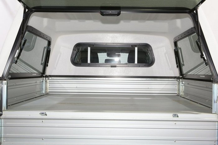 2022 Toyota Hilux SR