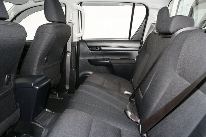 2022 Toyota Hilux SR