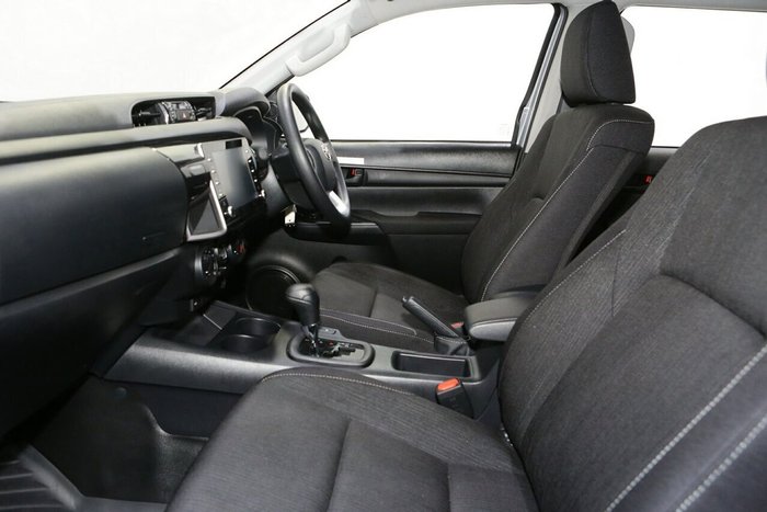 2025 Toyota Hilux SR