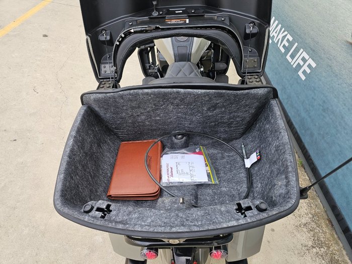 2022 INDIAN PURSUIT DARK HORSE PREMIUM GREY