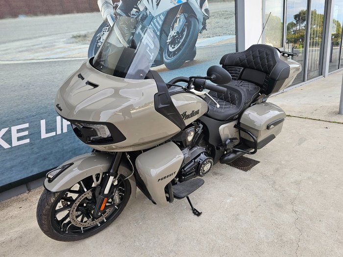 2022 INDIAN PURSUIT DARK HORSE PREMIUM GREY