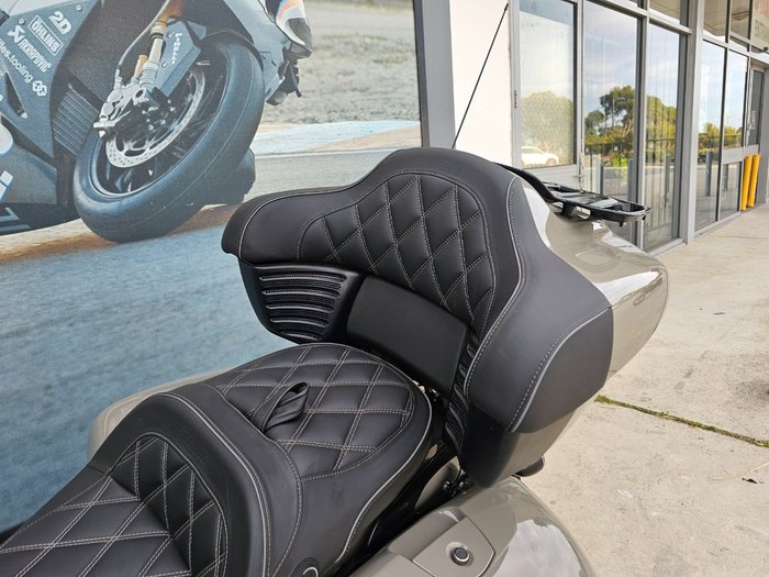 2022 INDIAN PURSUIT DARK HORSE PREMIUM GREY