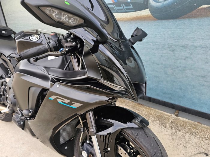 2023 Yamaha YZF-R1 Black
