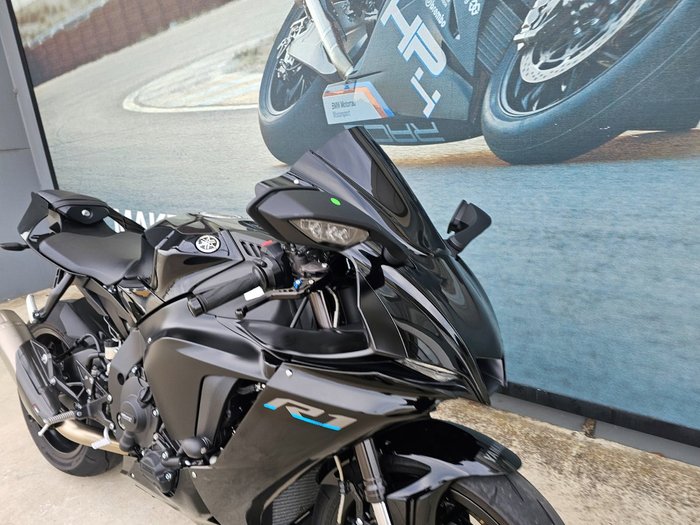 2023 Yamaha YZF-R1 Black