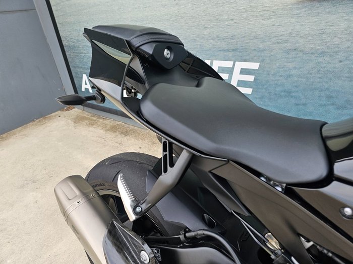 2023 Yamaha YZF-R1 Black