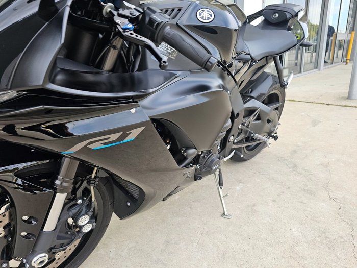 2023 Yamaha YZF-R1 Black