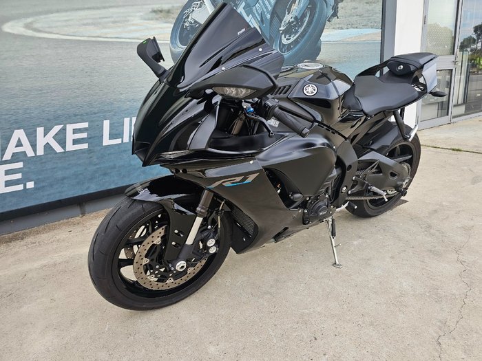 2023 Yamaha YZF-R1 Black