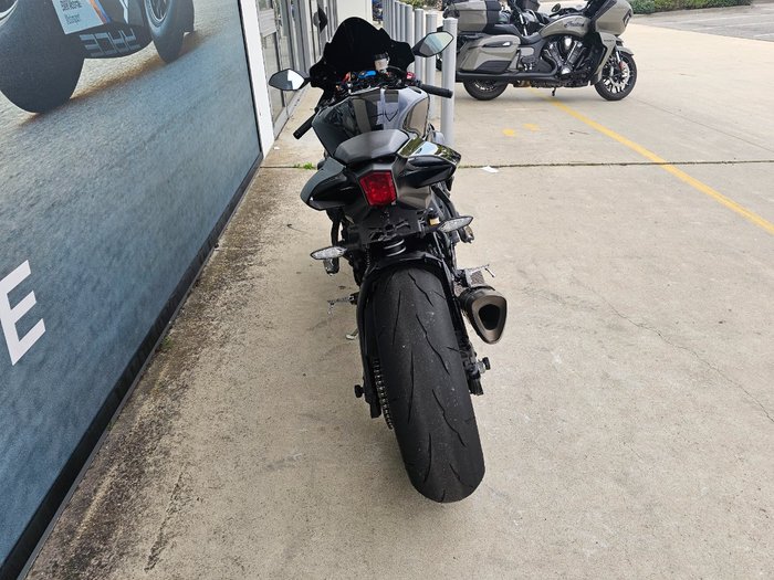 2023 Yamaha YZF-R1 Black