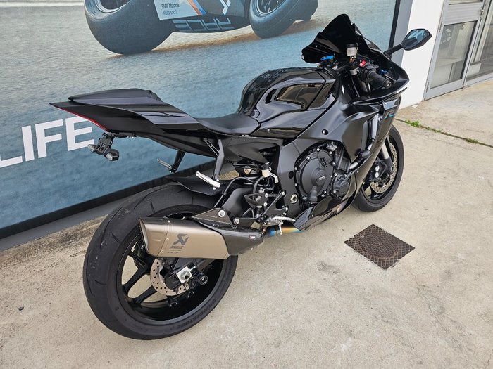 2023 Yamaha YZF-R1 Black