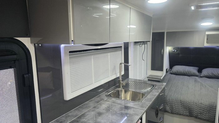 2026 Supreme 1800_R_K1e3_S Classic Tourer 18'