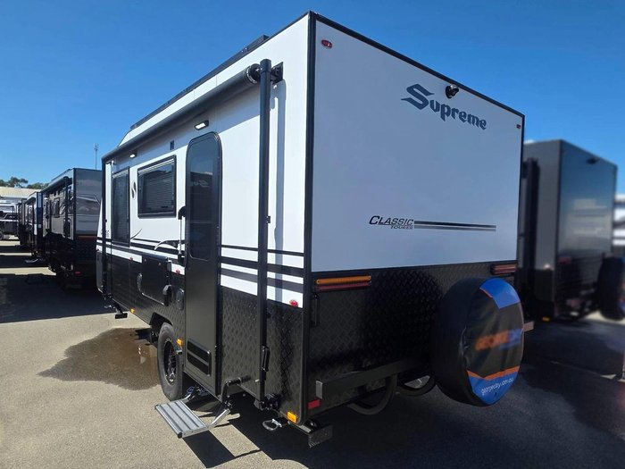 2026 Supreme 1800_R_K1e3_S Classic Tourer 18'