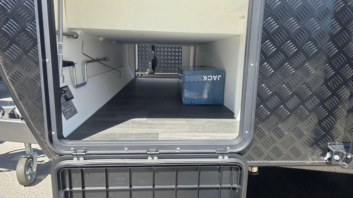 2026 Supreme 1800_R_K1e3_S Classic Tourer 18'