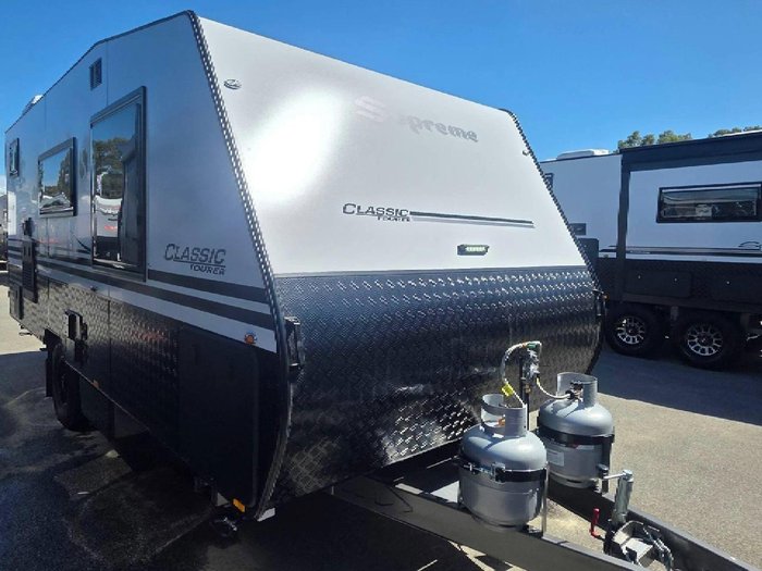 2026 Supreme 1800_R_K1e3_S Classic Tourer 18'