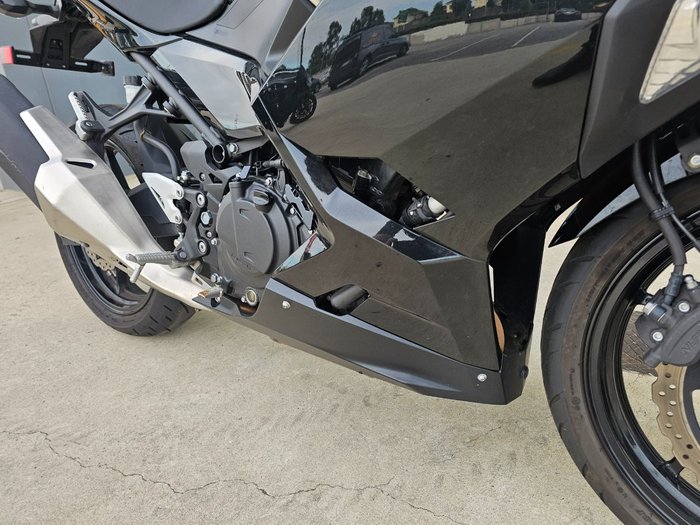 2021 Kawasaki NINJA 400 White