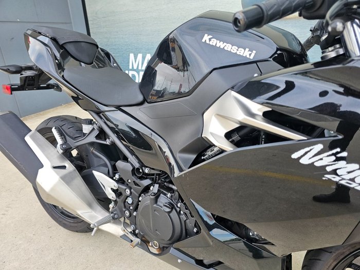 2021 Kawasaki NINJA 400 White