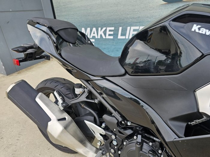 2021 Kawasaki NINJA 400 White