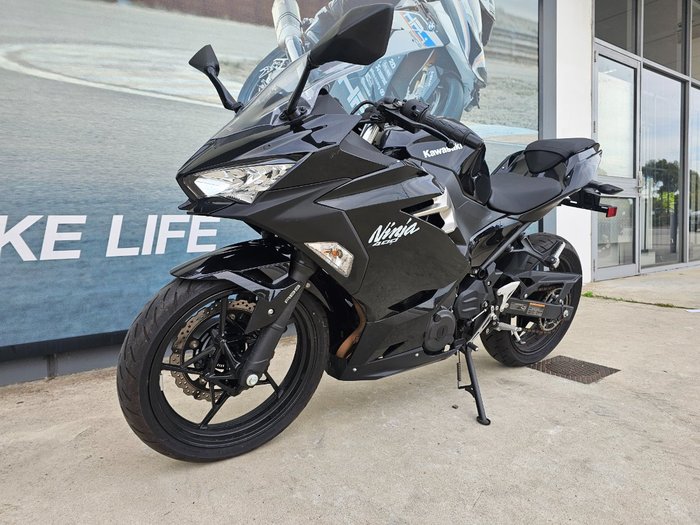 2021 Kawasaki NINJA 400 White