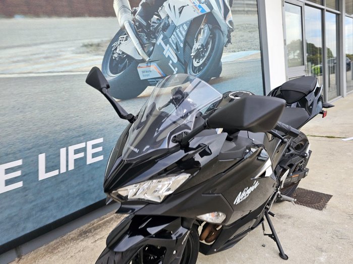 2021 Kawasaki NINJA 400 White