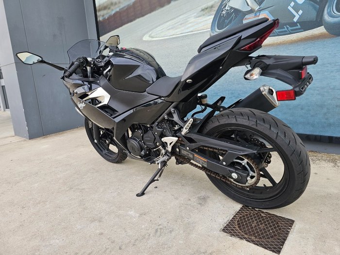 2021 Kawasaki NINJA 400 White