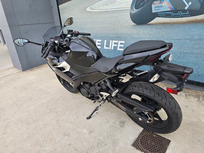 2021 Kawasaki NINJA 400 White