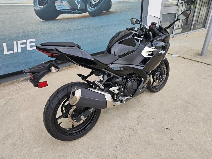 2021 Kawasaki NINJA 400 White