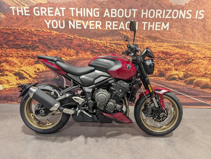 2026 Triumph Trident 800 Trident Red