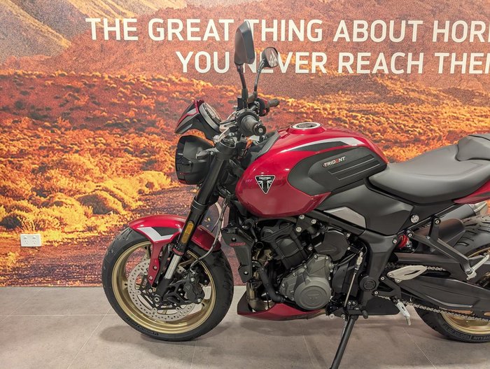 2026 Triumph Trident 800 Trident Red