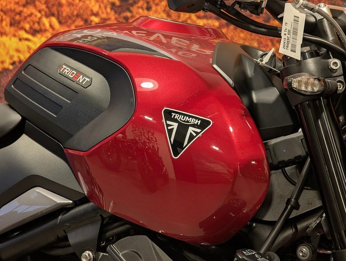 2026 Triumph Trident 800 Trident Red