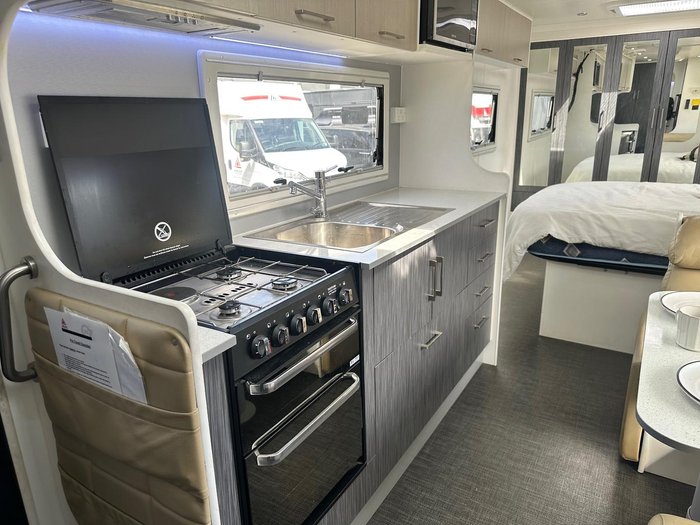 2017 New Age Caravans Oz Classic 23Es2