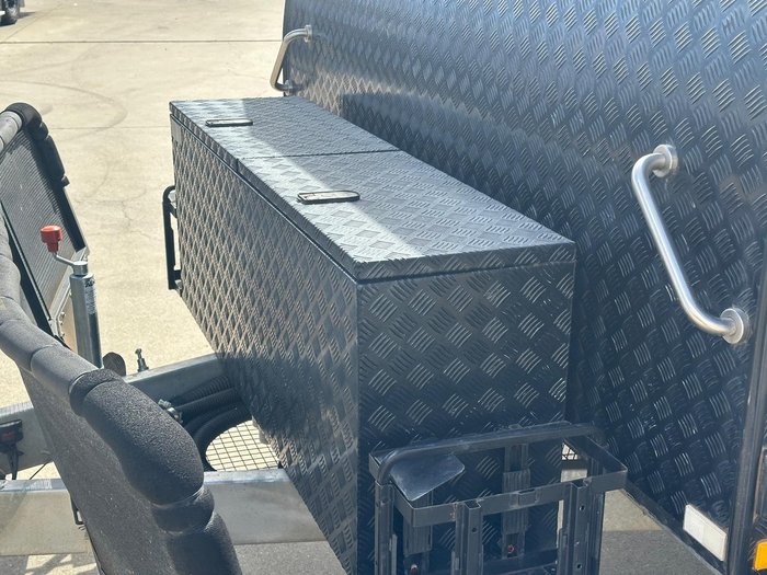 2017 New Age Caravans Oz Classic 23Es2