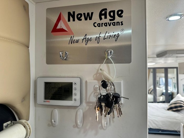 2017 New Age Caravans Oz Classic 23Es2