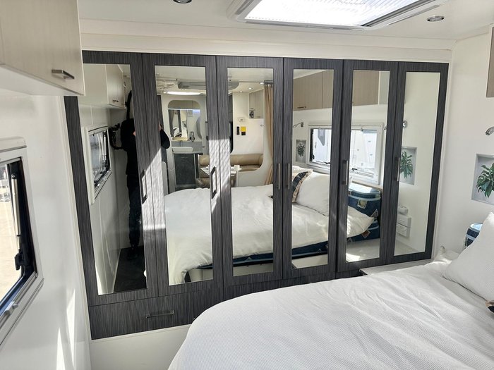 2017 New Age Caravans Oz Classic 23Es2