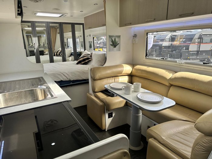 2017 New Age Caravans Oz Classic 23Es2