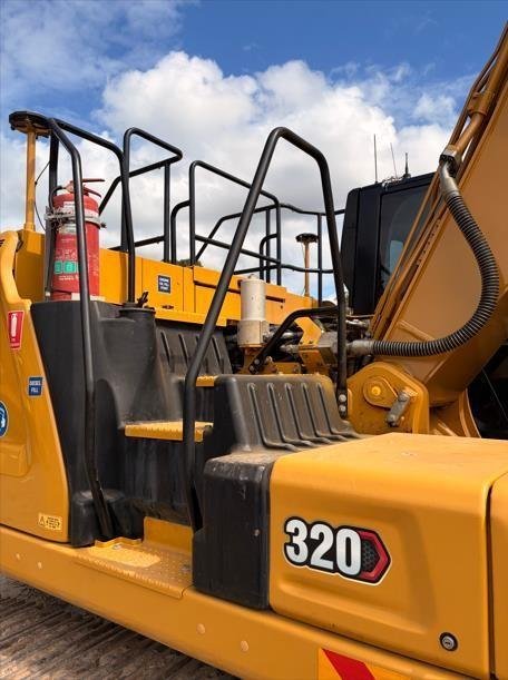 Caterpillar 320