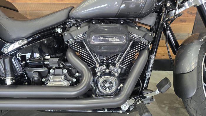 2022 Harley-Davidson Sport Glide 107 (FLSB) Softail Grey