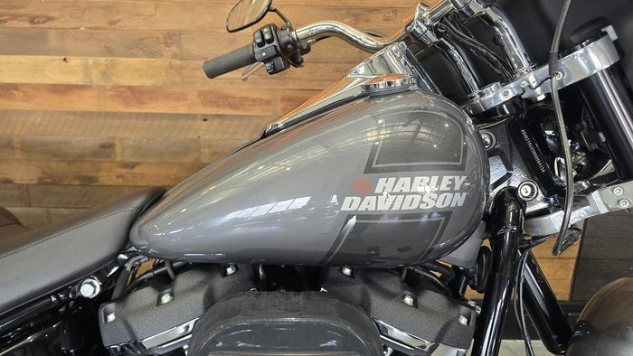 2022 Harley-Davidson Sport Glide 107 (FLSB) Softail Grey