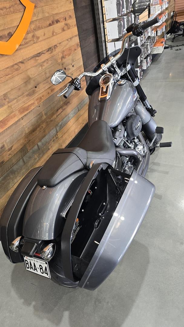 2022 Harley-Davidson Sport Glide 107 (FLSB) Softail Grey