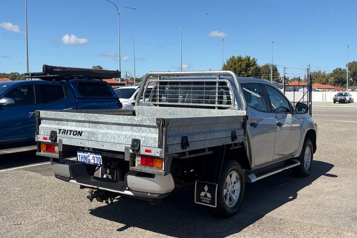 2022 Mitsubishi Triton GLX+