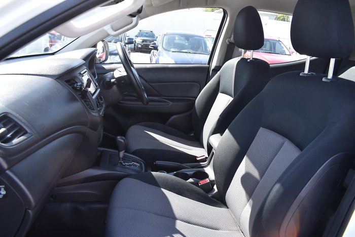 2019 Mitsubishi Triton GLX