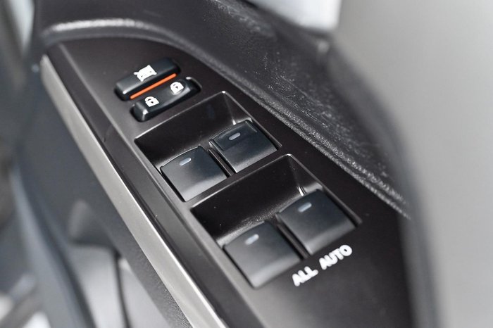 2019 Toyota Landcruiser VX VDJ200R 4X4 Dual Range Silver Pearl