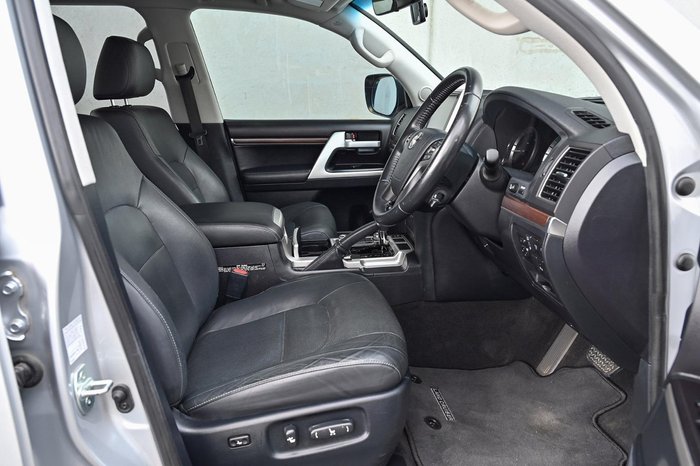 2019 Toyota Landcruiser VX VDJ200R 4X4 Dual Range Silver Pearl