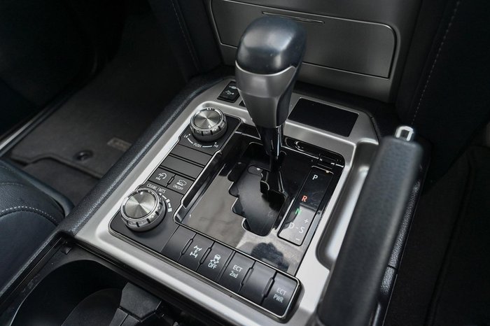2019 Toyota Landcruiser VX VDJ200R 4X4 Dual Range Silver Pearl