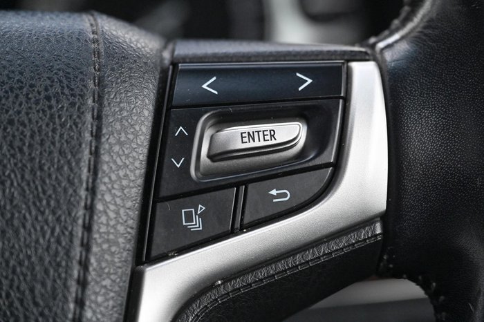 2019 Toyota Landcruiser VX VDJ200R 4X4 Dual Range Silver Pearl