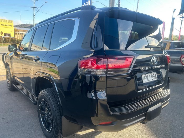 2023 Toyota Landcruiser VX