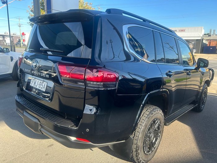 2023 Toyota Landcruiser VX