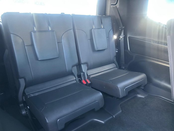 2023 Toyota Landcruiser VX