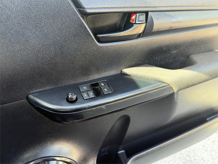 2016 TOYOTA HILUX WORKMATE