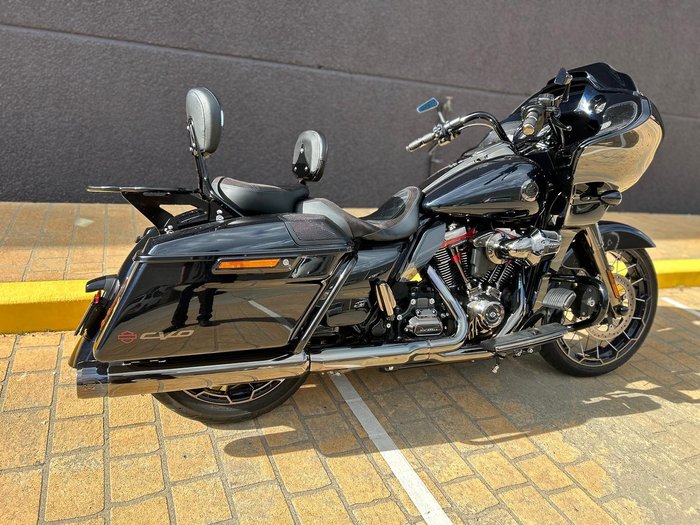 2022 Harley-Davidson CVO Road Glide 117 (FLTRXSE) Touring Blue