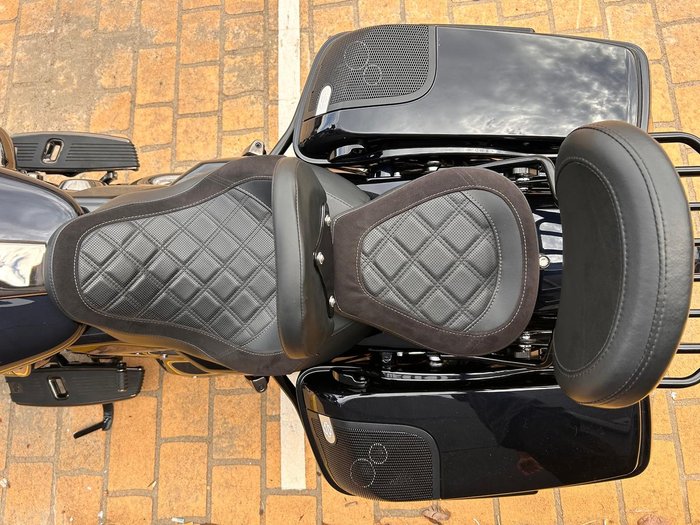 2022 Harley-Davidson CVO Road Glide 117 (FLTRXSE) Touring Blue